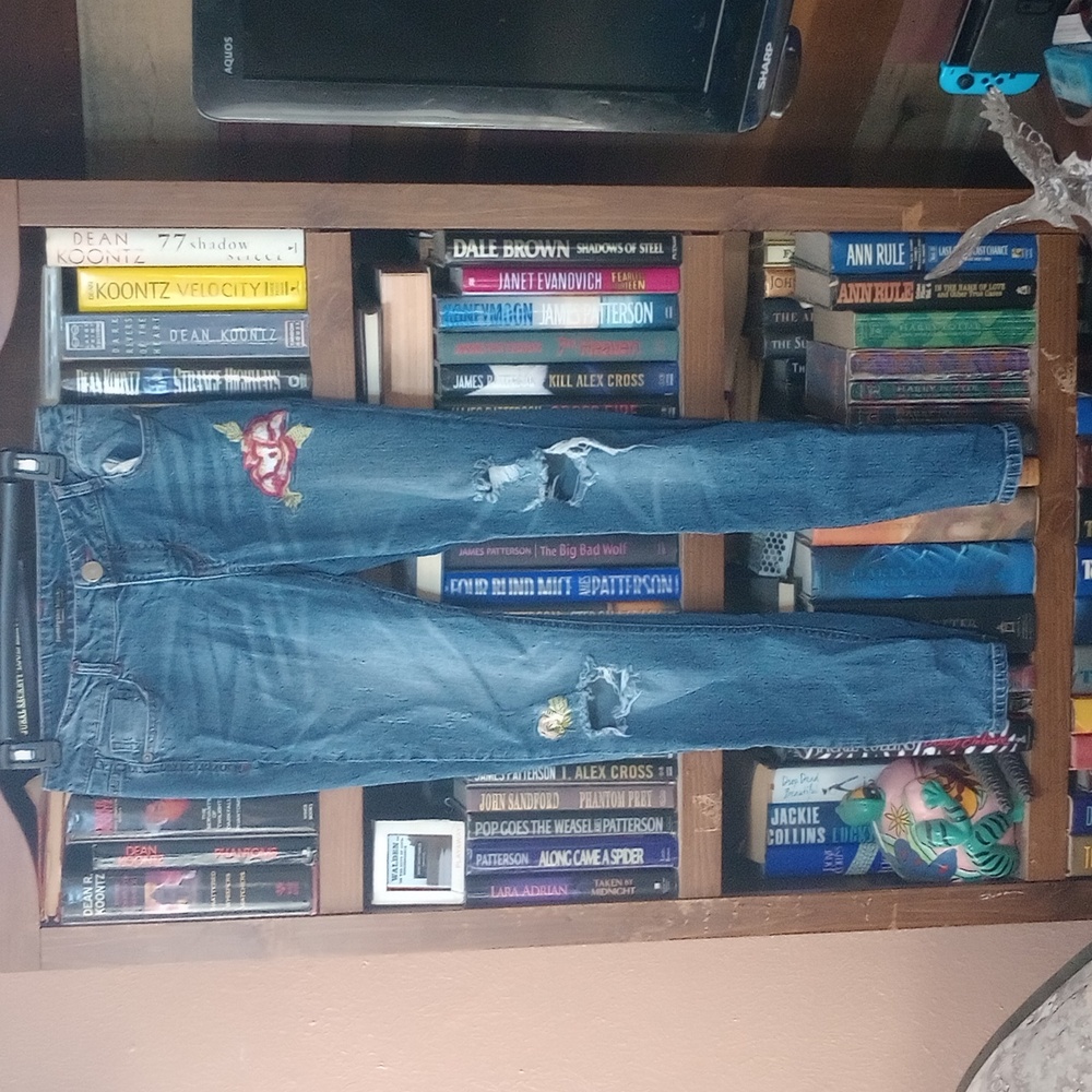 Rue21 21 Black jeans . These are low rise skinny flex . Sz 5/6 r